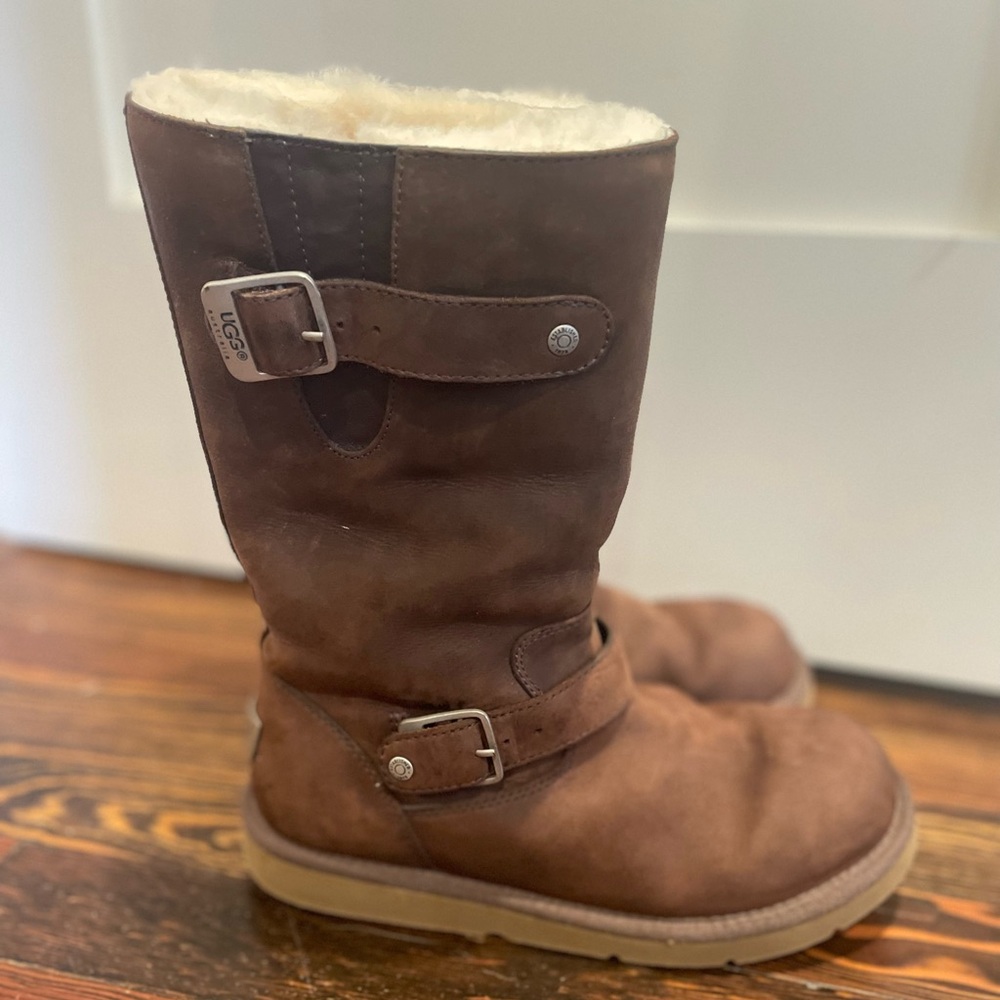 UGG brown leather boots - Size 7